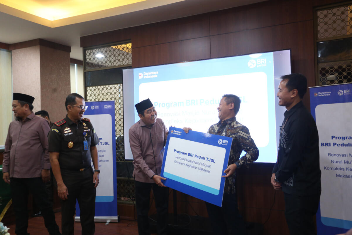 BRI Peduli Salurkan Bantuan Renovasi Masjid Nurul Mu’jizat di Kompleks Kejaksaan Makassar