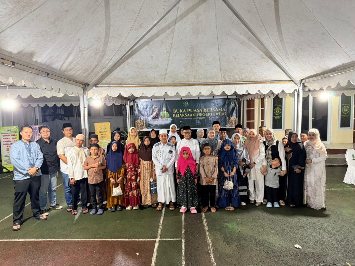 Kejari Sinjai Buka Puasa Bersama Insan Pers dan Anak Panti, Perkuat Silaturahmi Ramadan