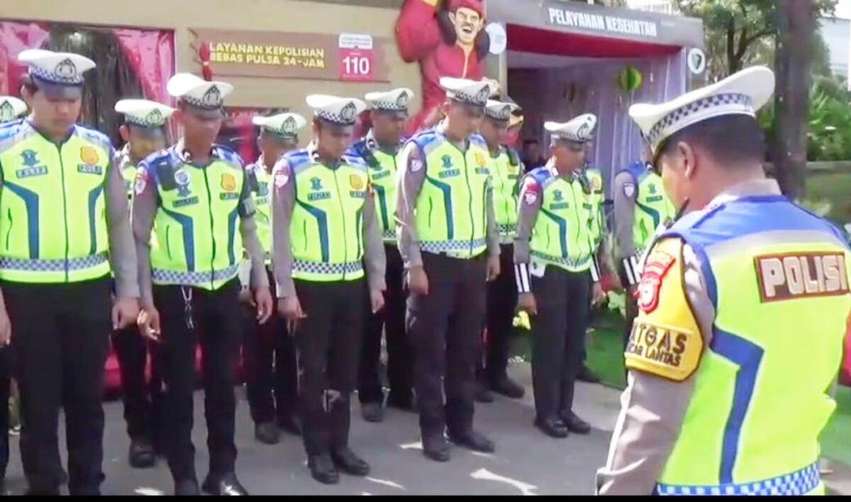 Apel Polisi Diwarnai Halalbihalal
