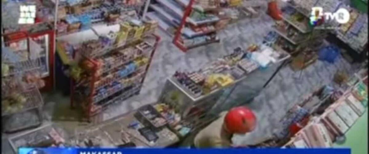 Pelaku Pembobol Toko Kelontong Terekam CCTV, Kuras Rp10 Juta