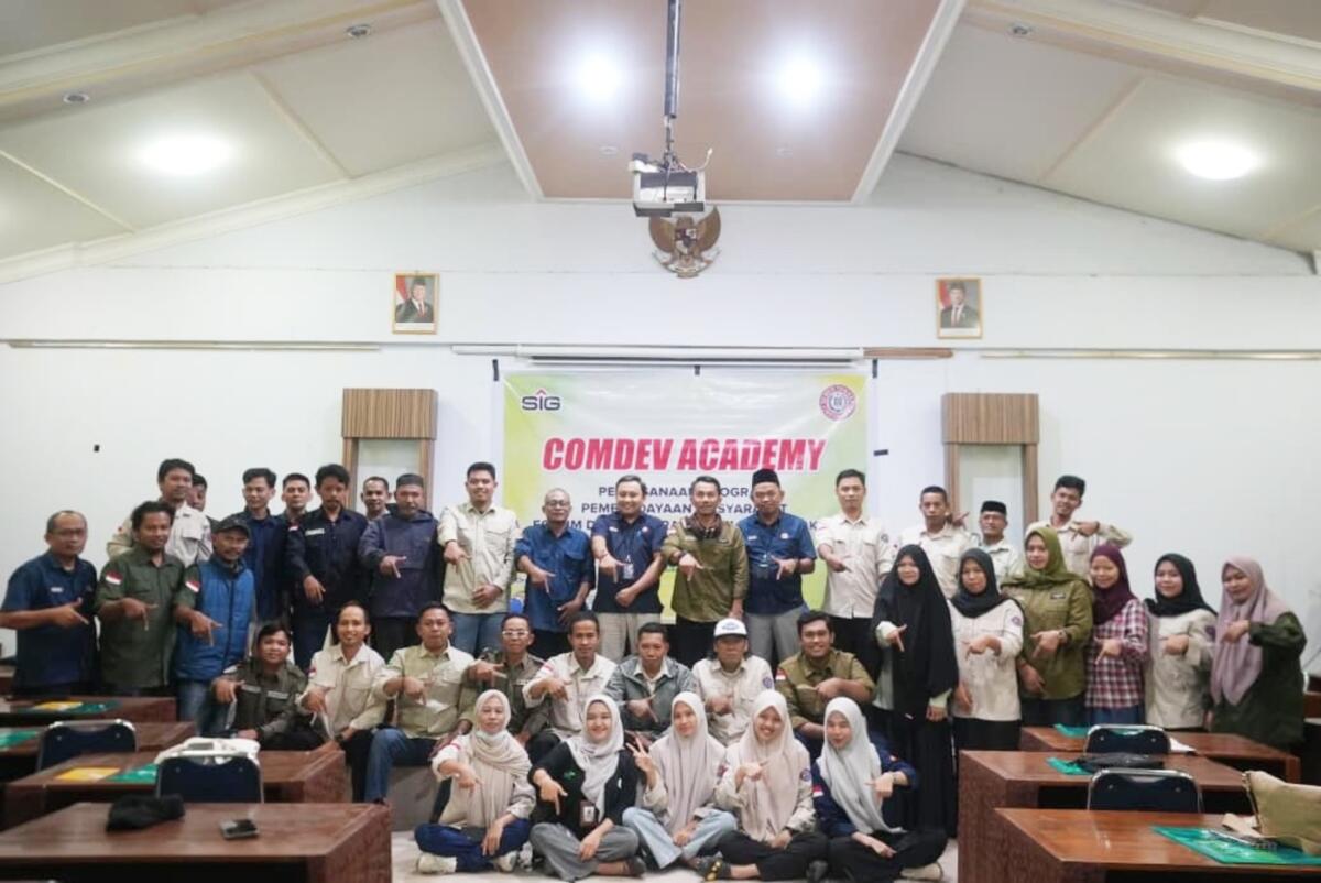 Semen Tonasa Gelar Comdev Academy