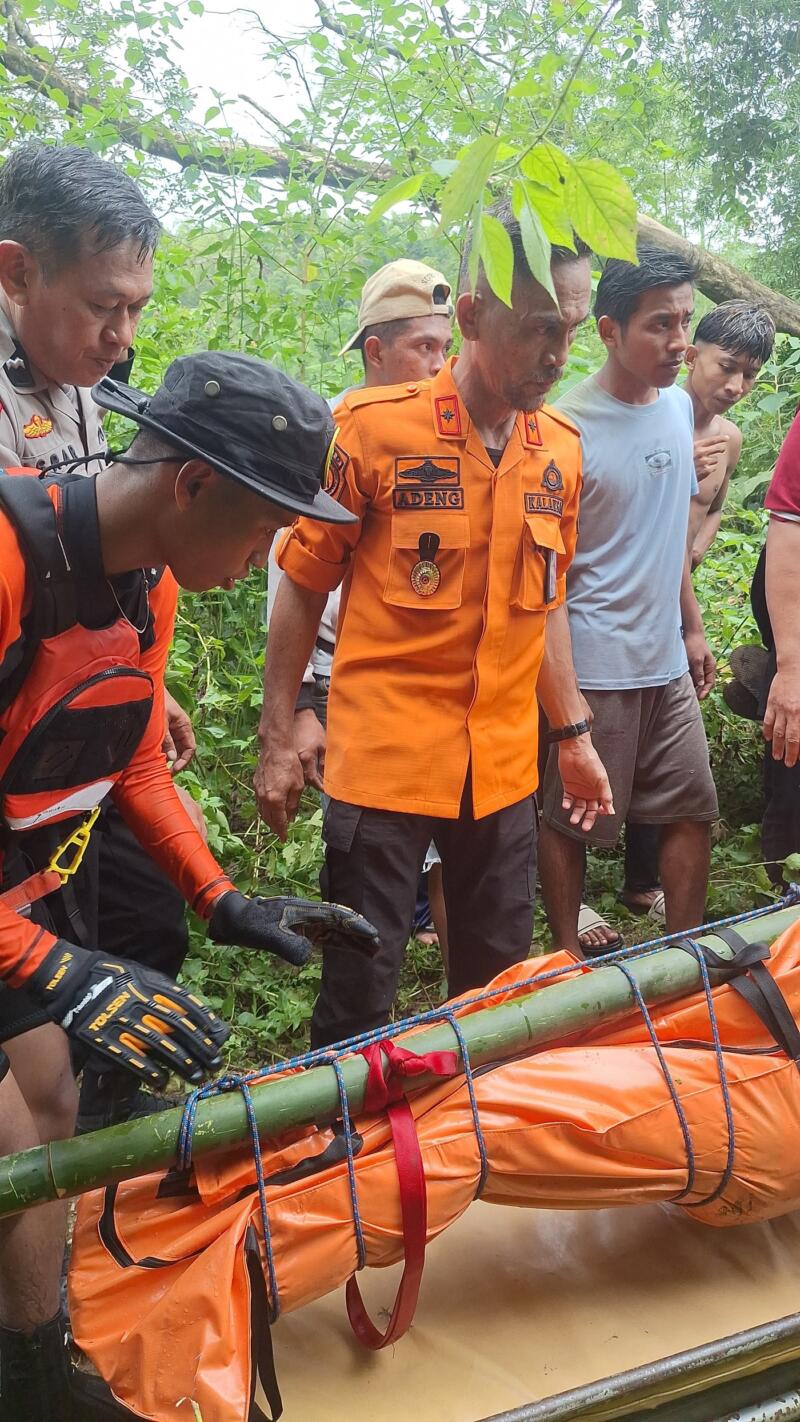 Satu Lagi Mayat Terseret Arus Sungai Kalimborang Ditemukan