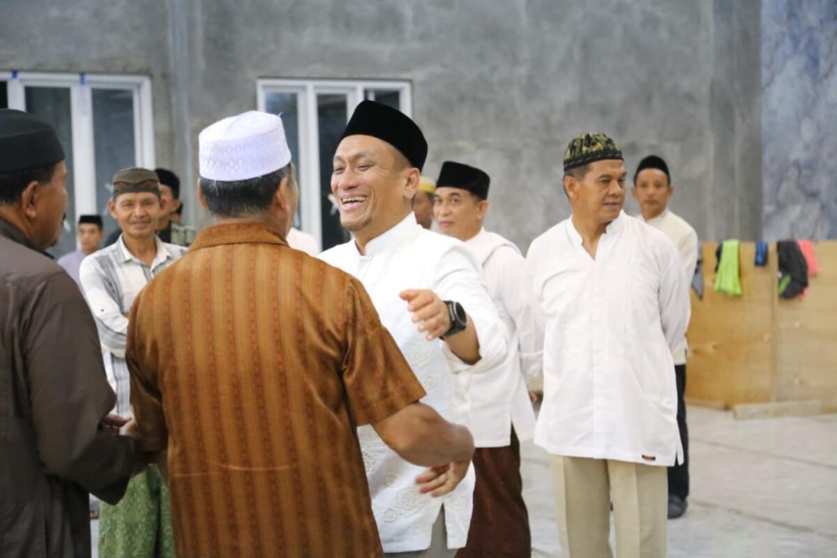 Bupati Irwan Tinjau Pembangunan Masjid