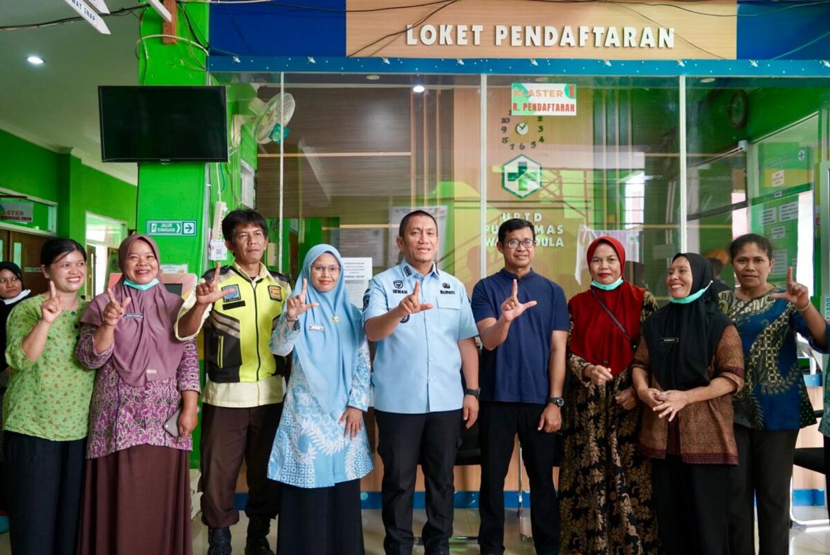 Bupati Lutim Tinjau Koperasi Merah Putih