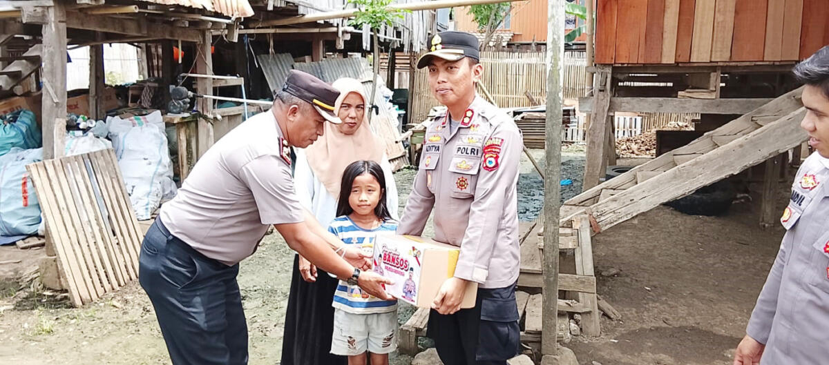 Kapolres Salurkan Bansos Kepada warga Tidak Mampu