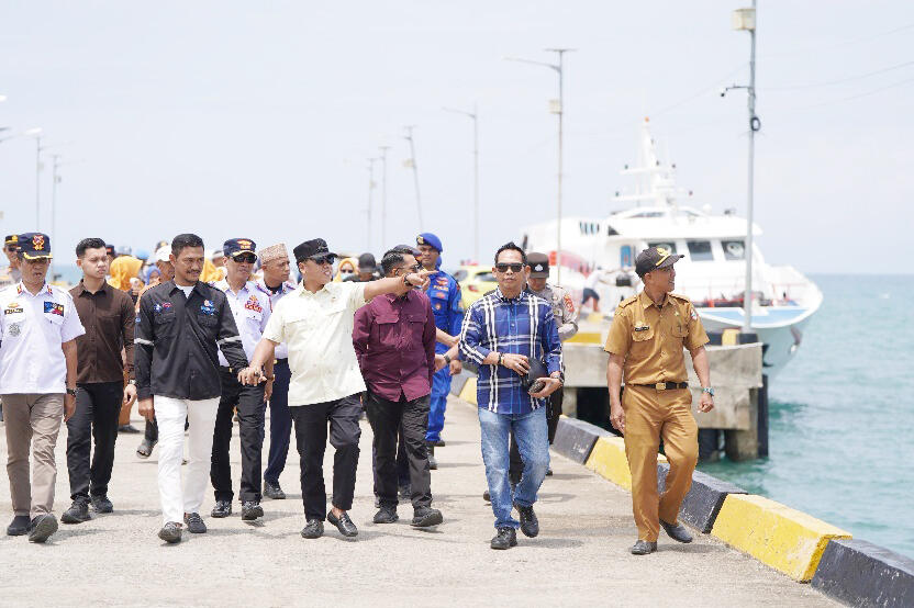 Andi Rosman Lepas Pemudik di Pelabuhan Bangsalae