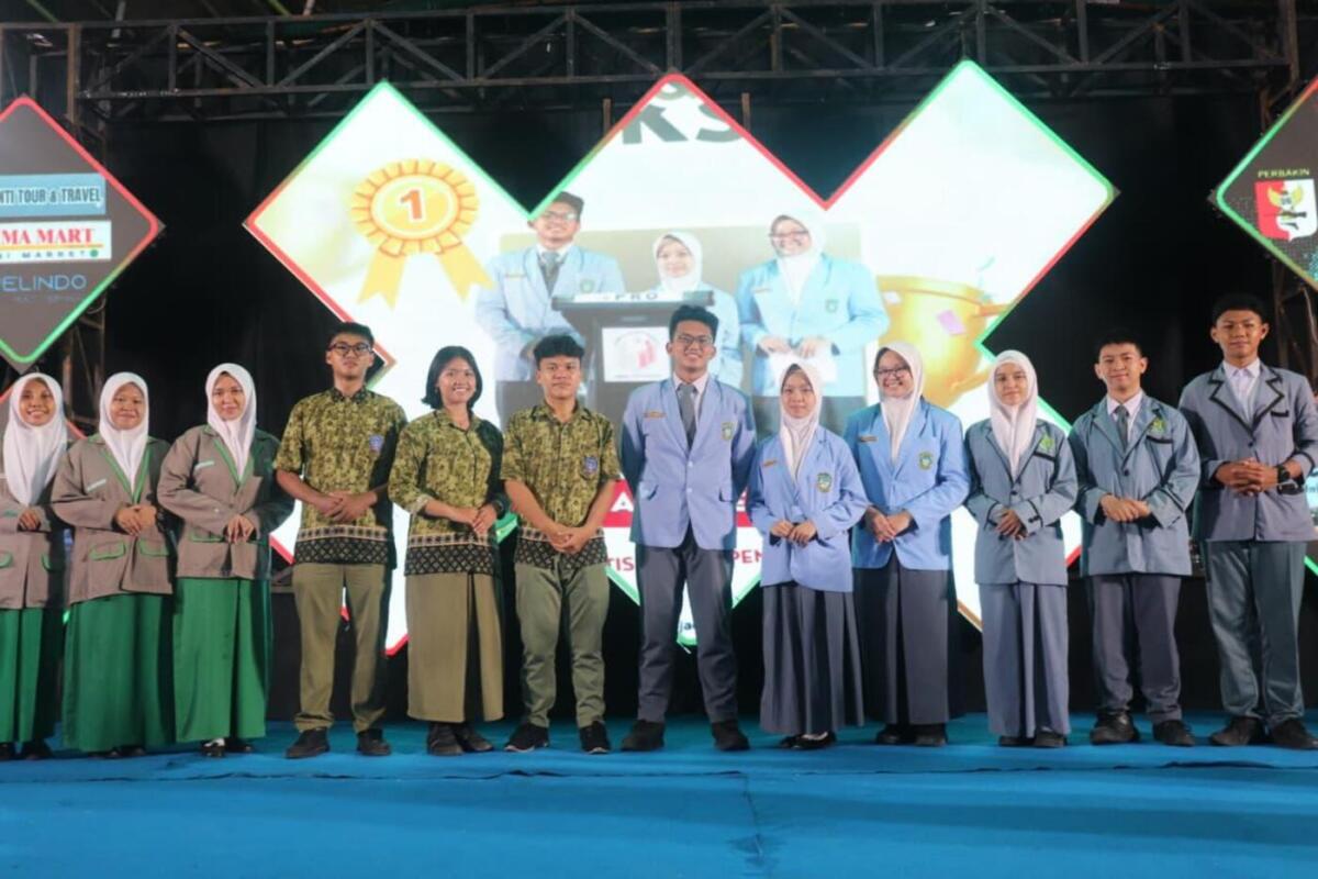 SMAN Parepare Juara Lomba Debat Pemilu