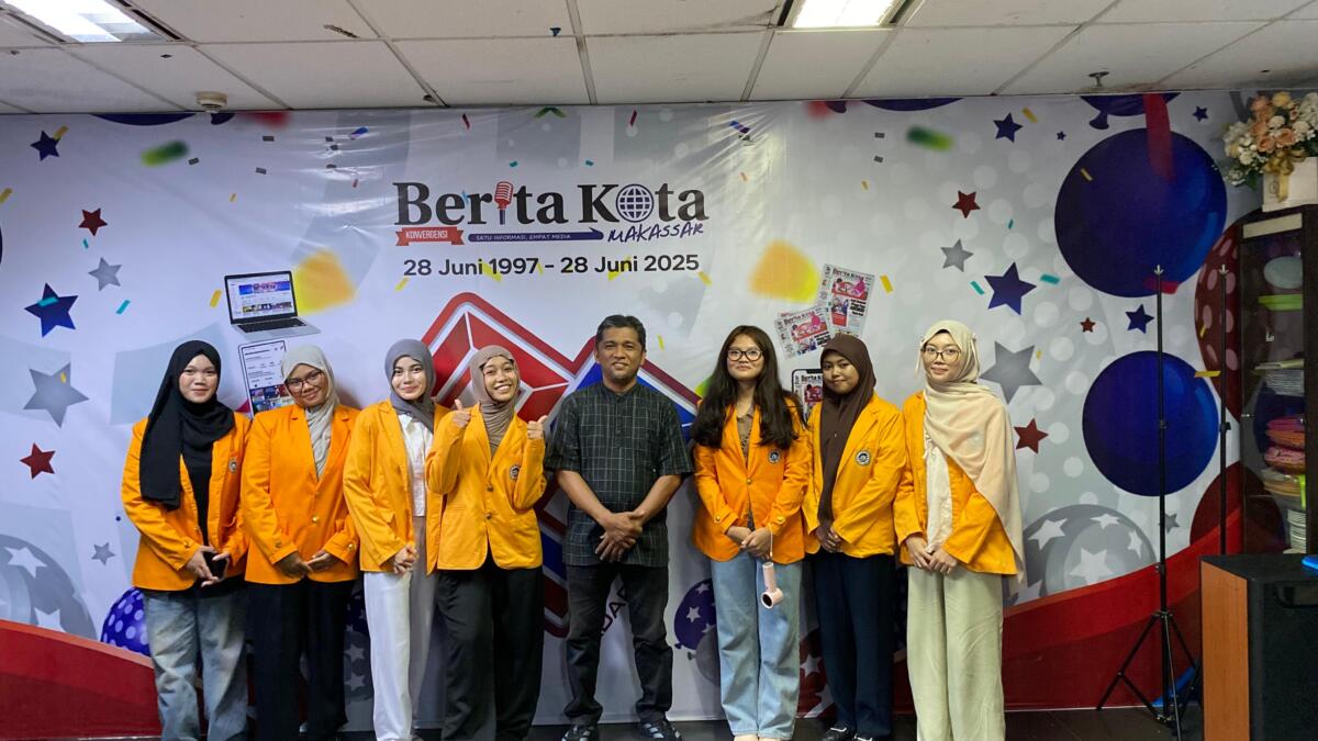 Mahasiswa UNM Kunjungan Industri ke Berita Kota Makassar, Dalami Pragmatik dalam Dunia Jurnalistik