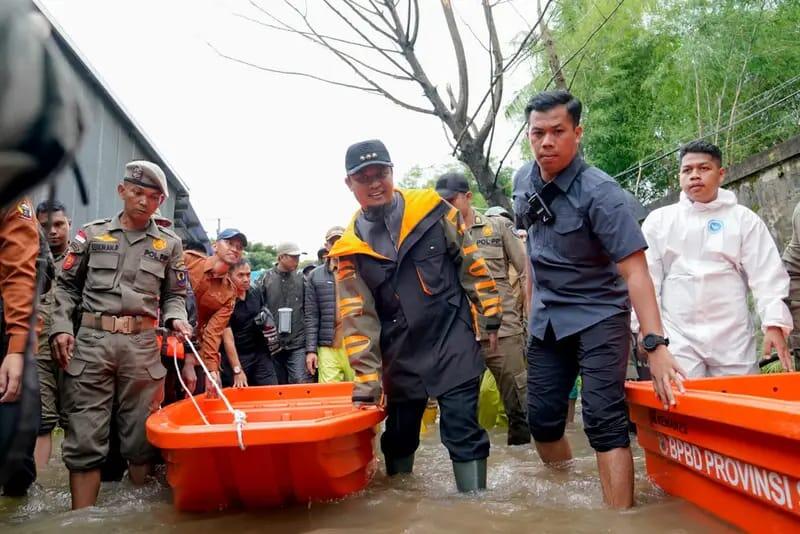 Kinerja Luar Biasa, Pemprov Terima Penghargaan dari Mensos