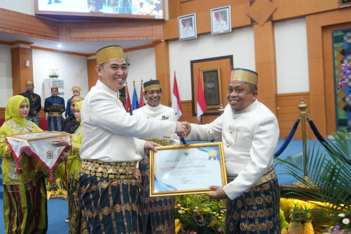 Semen Tonasa Raih Penghargaan pada HUT ke-66 Pangkep