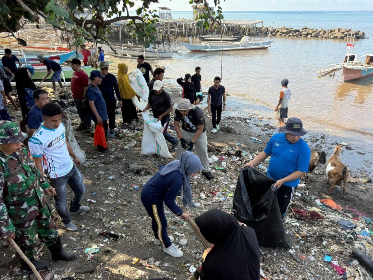 Bupati Bantaeng Keliling Jumat Bersih
