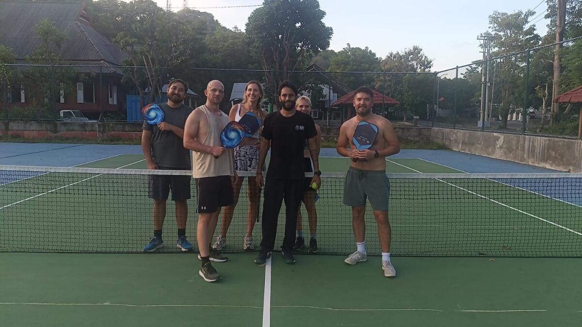 Wisatawan Ramaikan Olahraga Pickleball