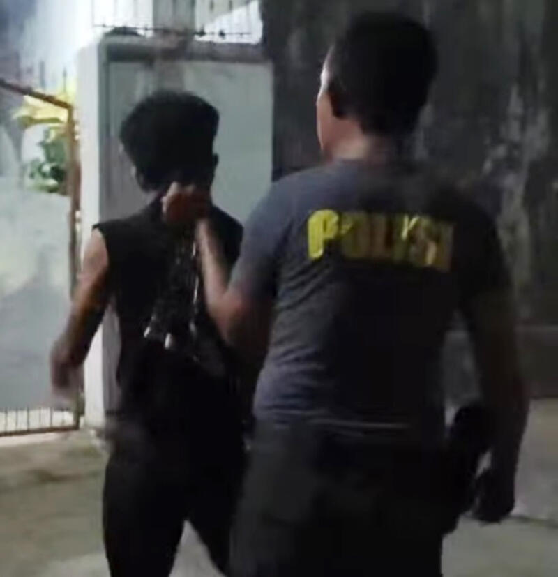 Mabuk, Anak Ditangkap Pukul Ortu dan Tantang Warga