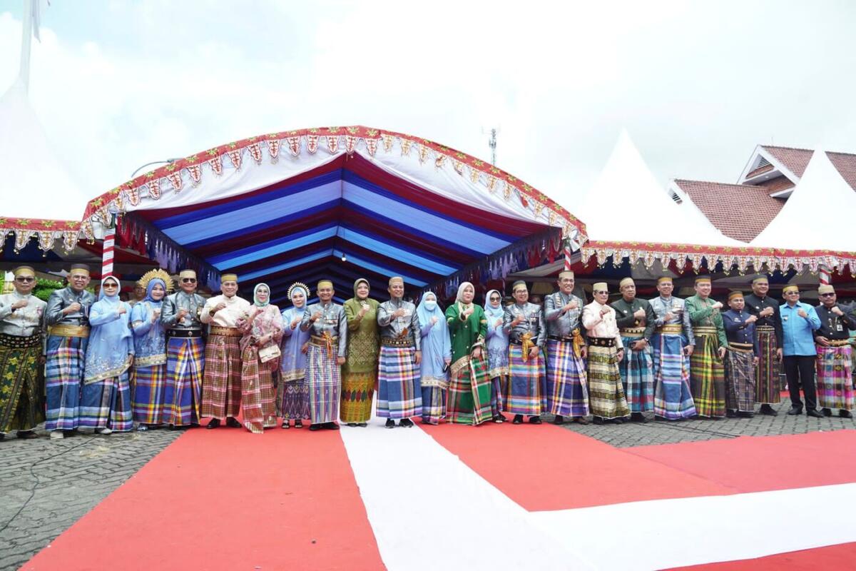 Pemkab Lutim Hadiri Puncak Hari Jadi Bone ke-696
