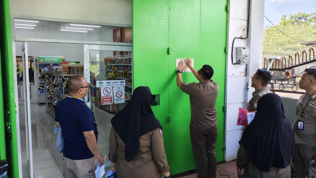 ‎Tak Berizin, Tiga Minimarket di Manggala Ditutup