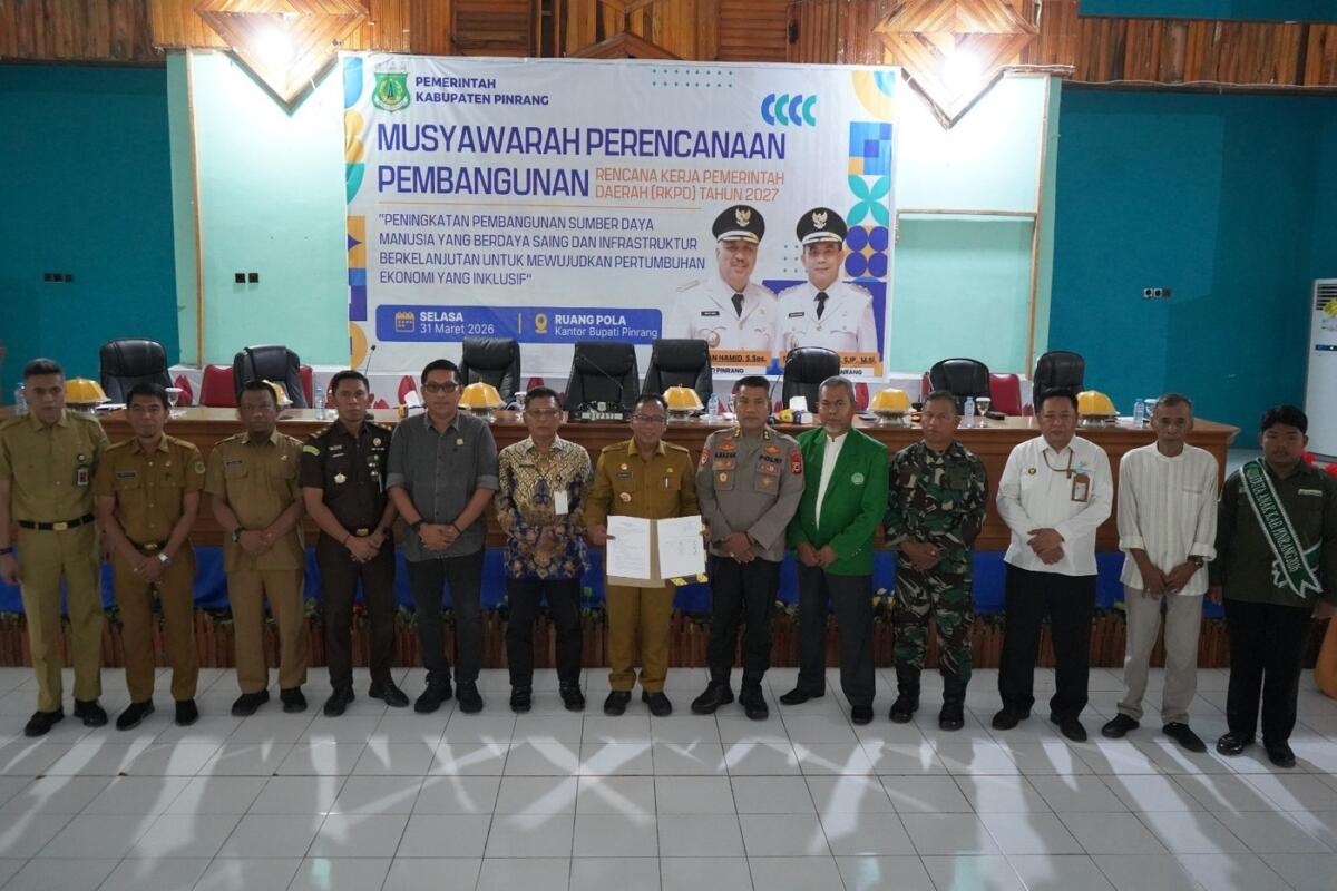 SDM UNGGUL -- Pemkab Pinrang menggelar Musrenbang Rencana Kerja Pemerintah Daerah (RKPD) Tahun 2027 yang digelar di Ruang Pola Kantor Bupati Pinrang, Selasa (31/3).  Musrenbang dibvuka oleh Asisten Ekbang H Abdul Rahman Mahmud mewakili Bupati Pinrang. 
