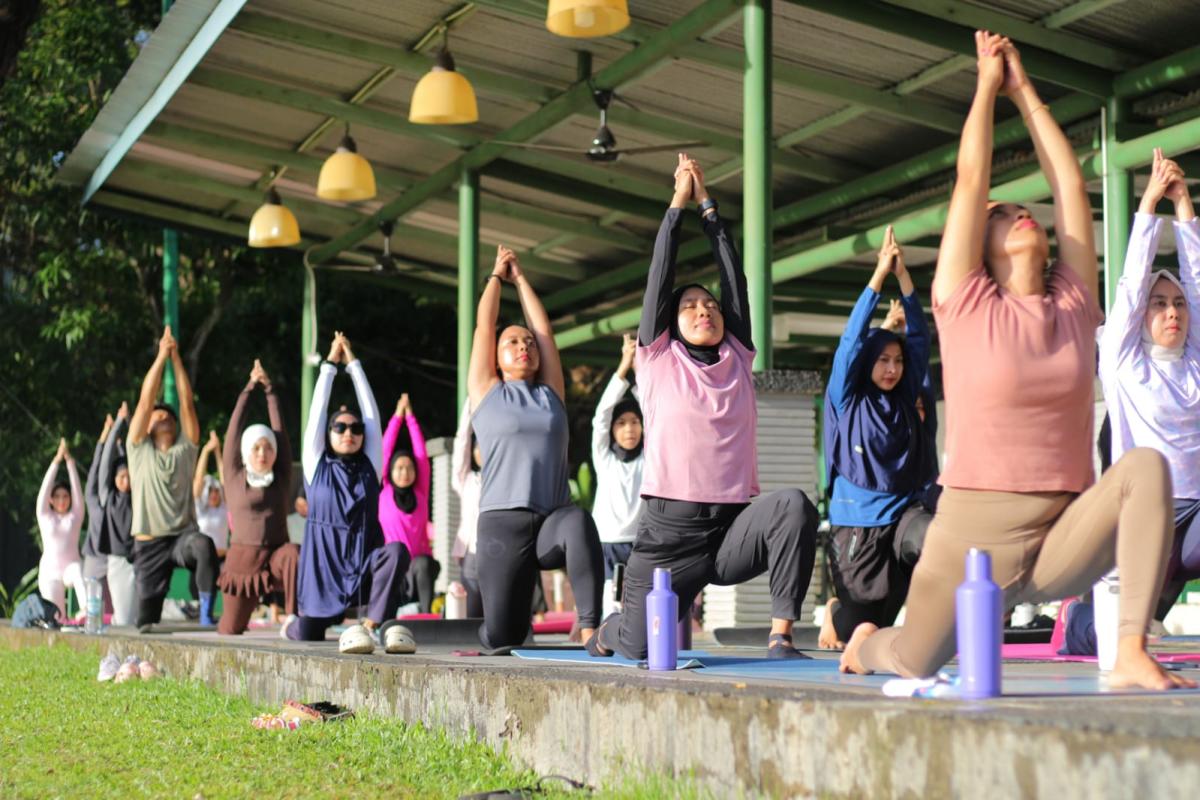 Rayakan Hari Jadi dengan Semangat Harmony and Wellness, Bukit Baruga Gelar Yoga with Matcha Session