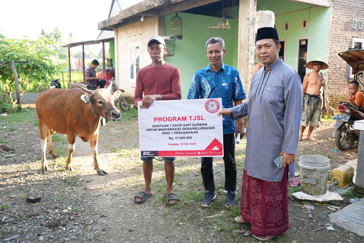 Momen Idul Adha, PT Semen Tonasa Salurkan Bantuan Hewan Kurban