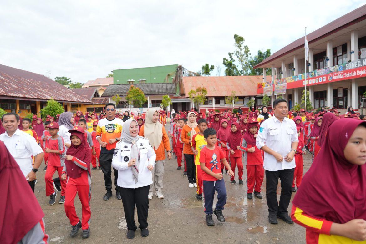 Satu-satunya di Sulsel, Bupati Ratnawati Arif Terima Penghargaan Nasional Kemendikdasmen Atas Keberhasilan Transformasi Pendidikan Sinjai