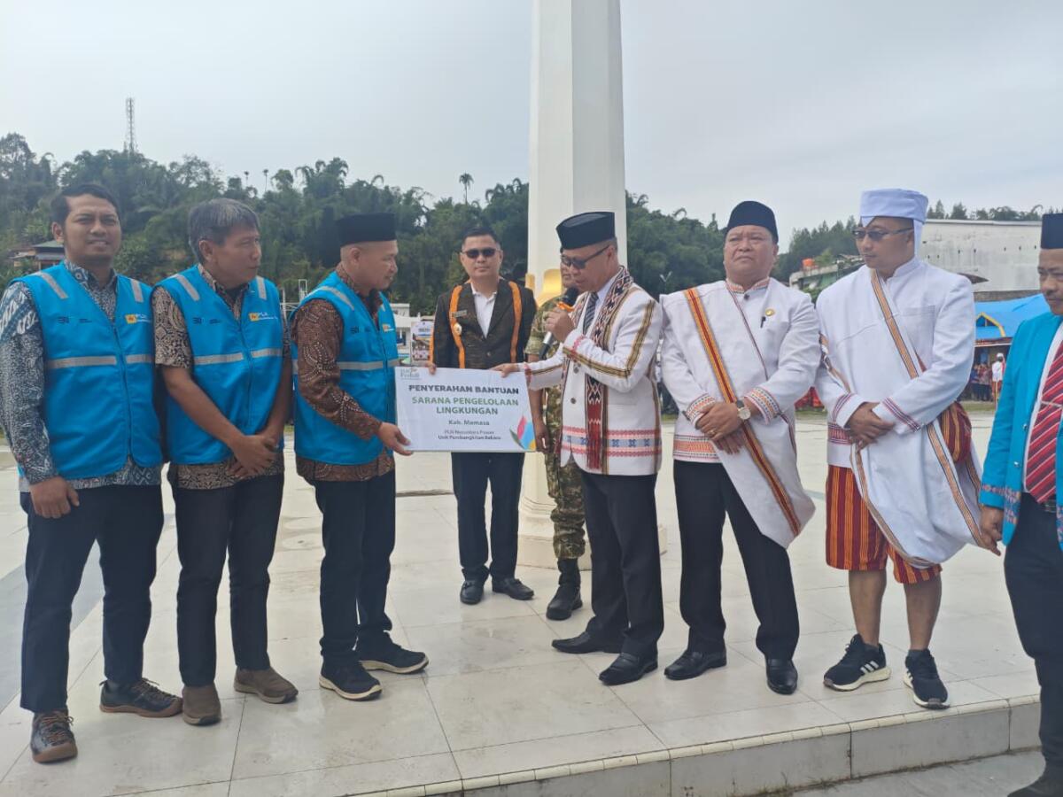 Aksi Nyata TJSL, PT PLN Nusantara Power UP Bakaru Salurkan Bantuan Kendaraan Sampah di Mamasa