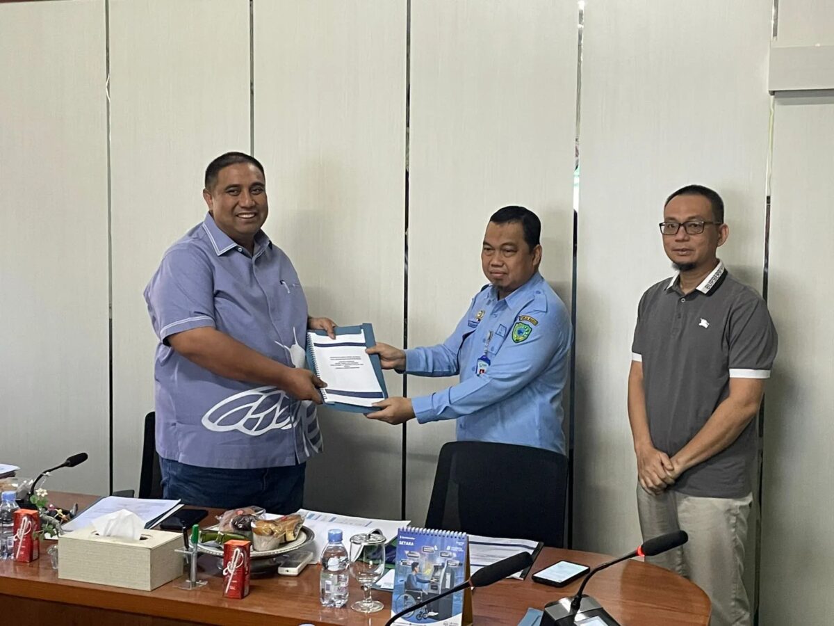 PDAM Tirta Bantimurung Maros Serahkan Laporan Laba