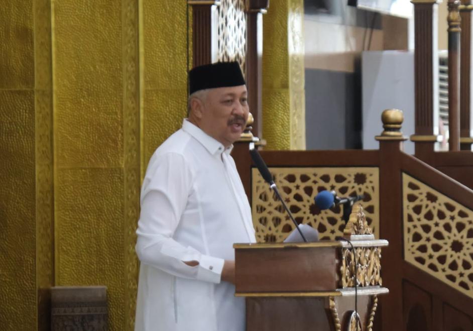 Bupati Pinrang Irwan Hamid, Laksanakan Shalat Idul Adha di Mesjid Agung Al-Munawir
