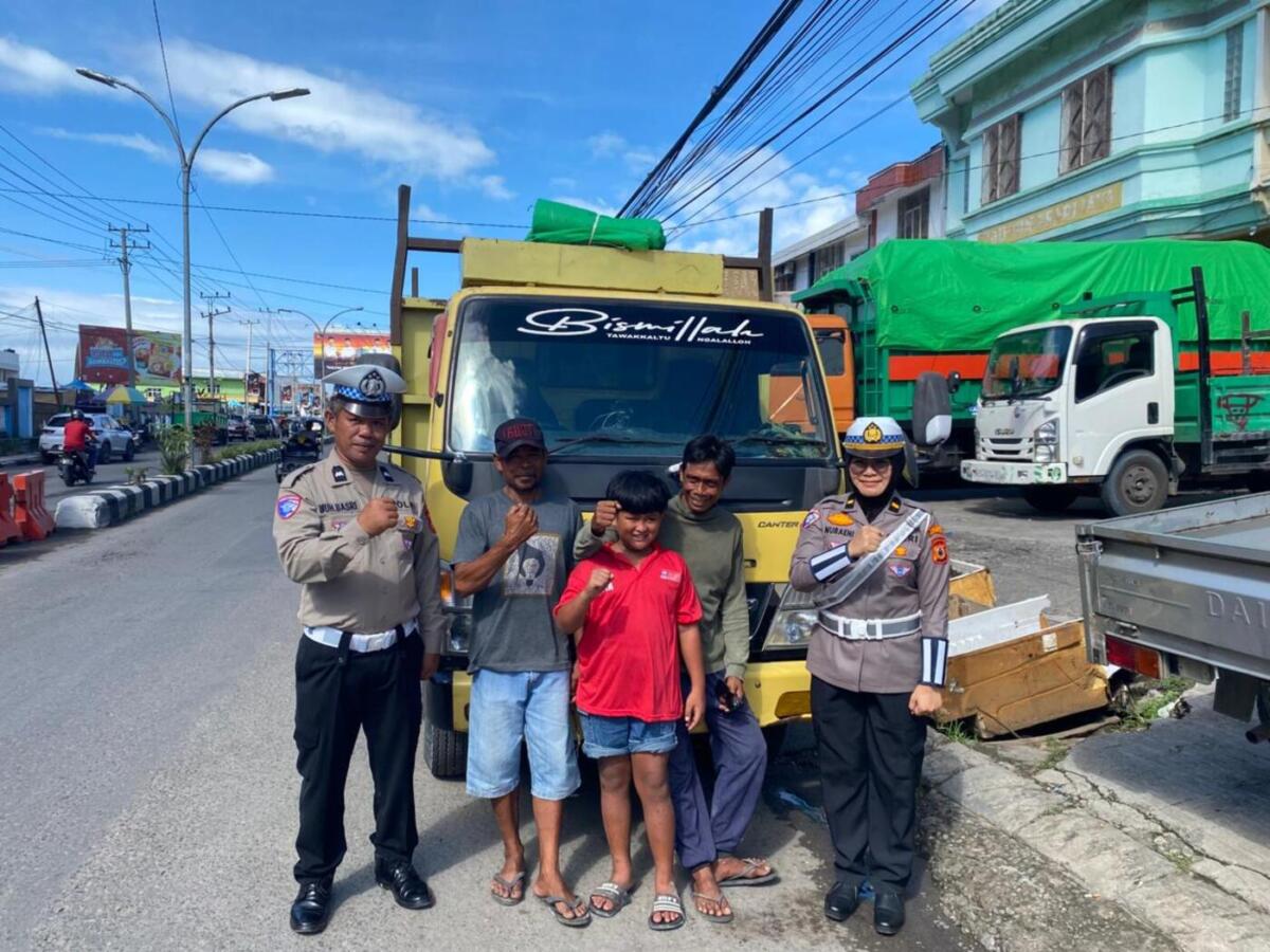 Polantas Edukasi Sopir Truk Demi Kamseltibcarlantas