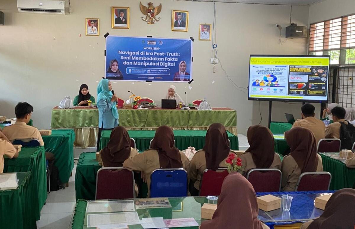 Lawan Manipulasi Digital, Mahasiswa Ilmu Komunikasi 23 UINAM Gelar Workshop Literasi Media di SMAN 8 Gowa