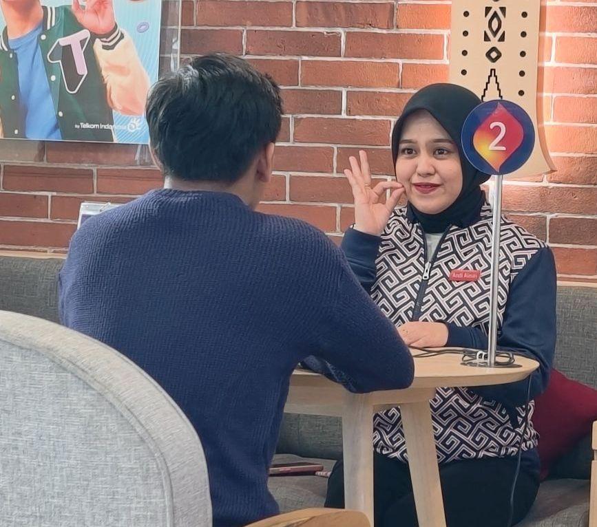 Dengan Semangat Melayani Sepenuh Hati, Telkomsel Pamasuka Perkuat Layanan Inklusif Bagi Teman Tuli di GraPARI