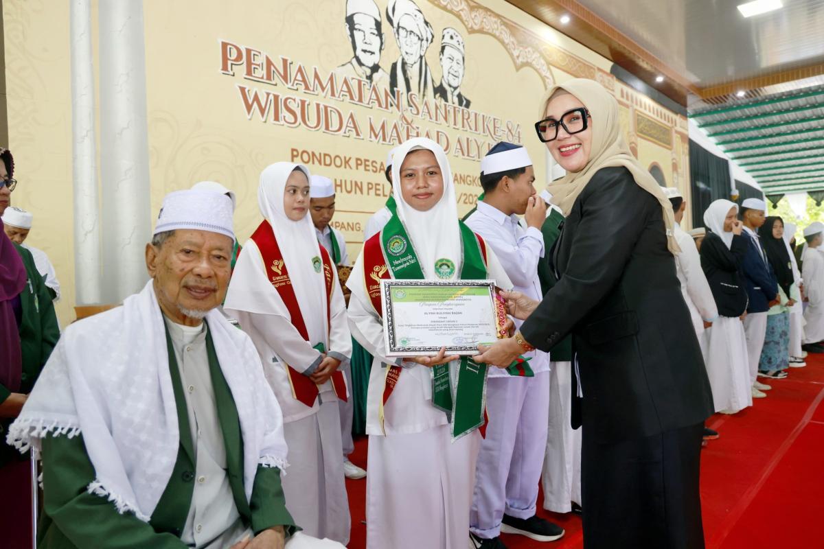 Ponpes DDI Mangkoso Wisuda Santri ke-84, Lahirkan Ulama Unggul