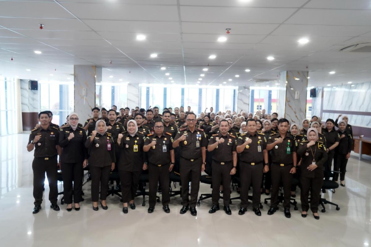 Kajati Tegaskan ke Jaksa di Makassar Kerja Profesional
