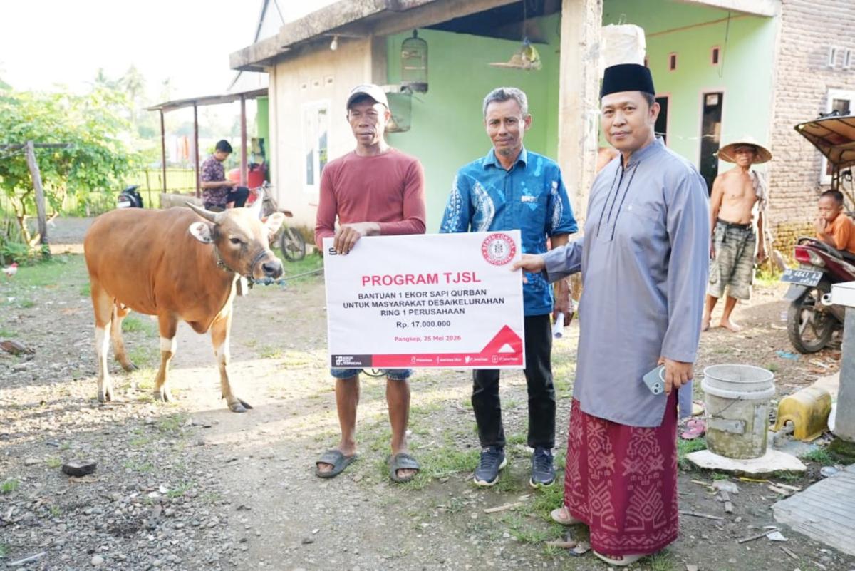 Momen Iduladha, Semen Tonasa Salurkan Bantuan Hewan Kurban