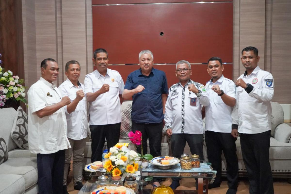 Bupati Pinrang Terima Audiensi PGRI dan Wahdah Islamiyah