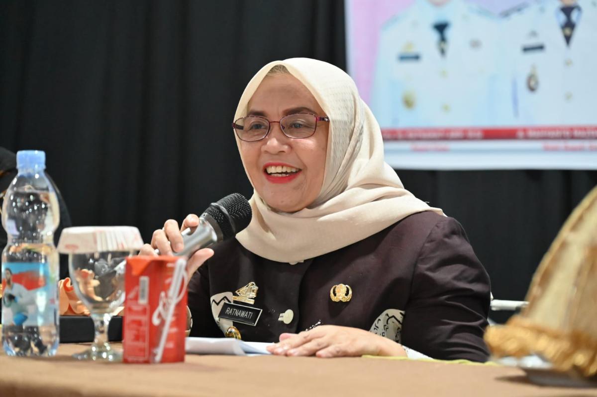Hj Ratnawati Arif