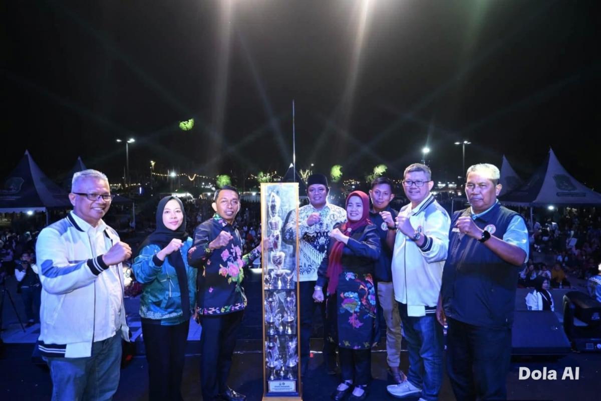LIMA MEDALI -- Kontingen Kabupaten Soppeng finish di peringkat ke-21 dengan total perolehan lima keping medali Porsenijar PGRI Tingkat Provinsi Sulsel tahun 2026 yang digelar di Kabupaten Sidrap dan berakhir, Senin (6/7) malam. 
